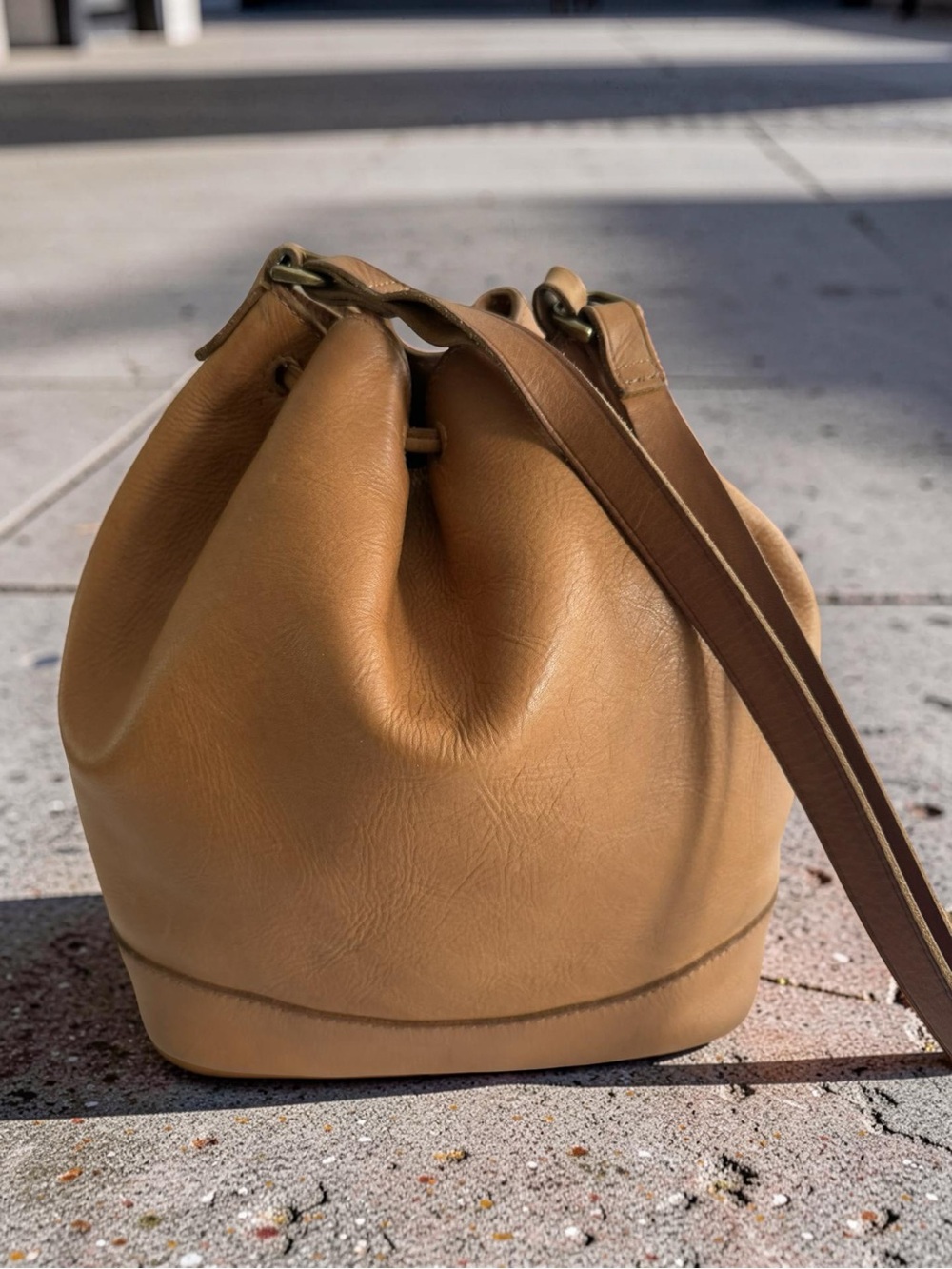 Madewell Tan Brown Leather Bucket Drawstring Bag Brown Purse Crossbody Shoulder - Picture 2 of 16